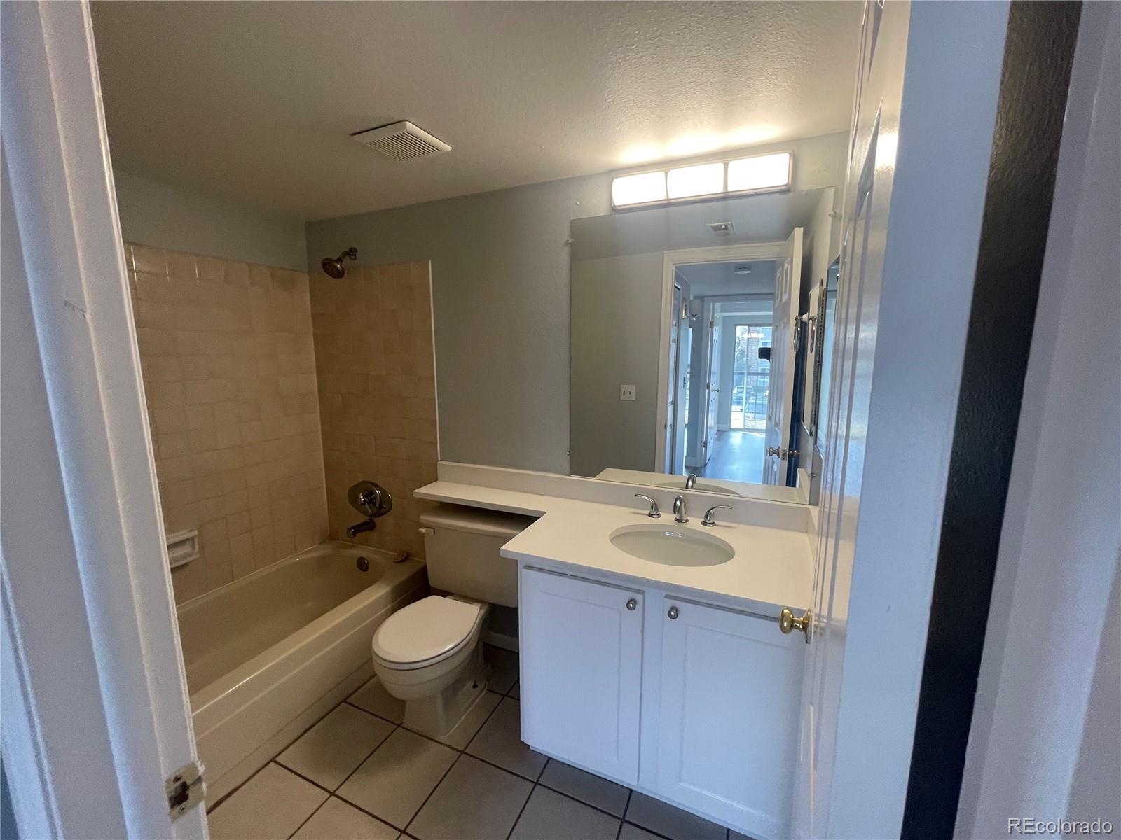 2575 S Syracuse Way Unit: D208