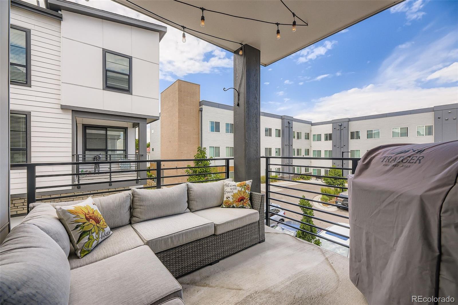 1990 S Holly Street Unit: 3