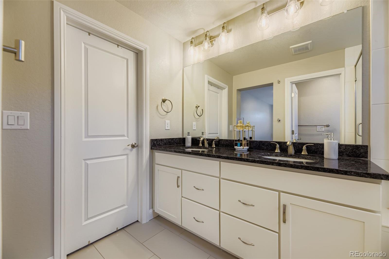 1990 S Holly Street Unit: 3