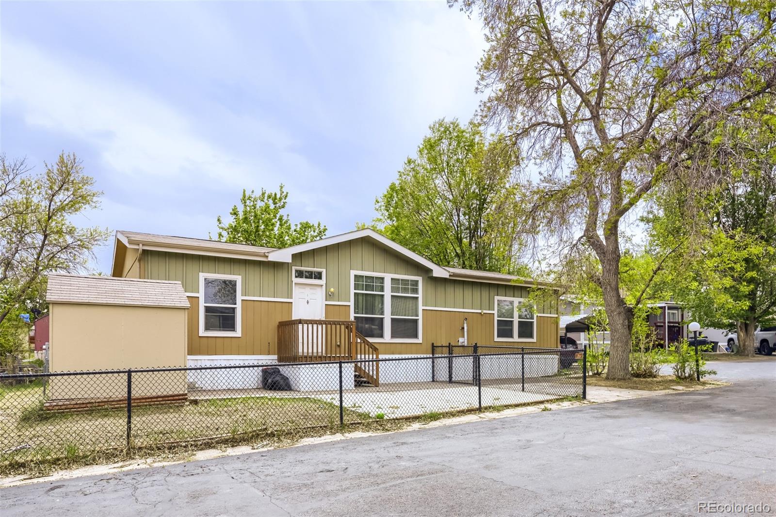 1500 W Thornton Parkway