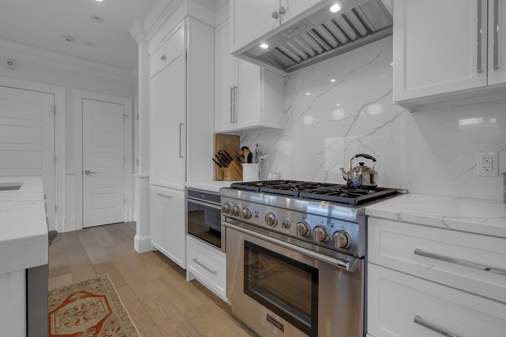 205 E St # 10N
