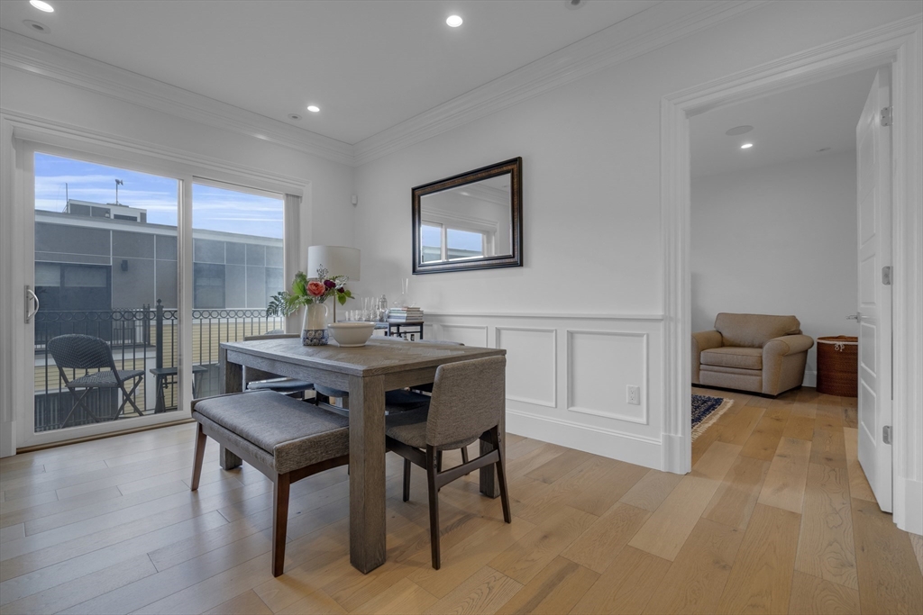 205 E St # 10N
