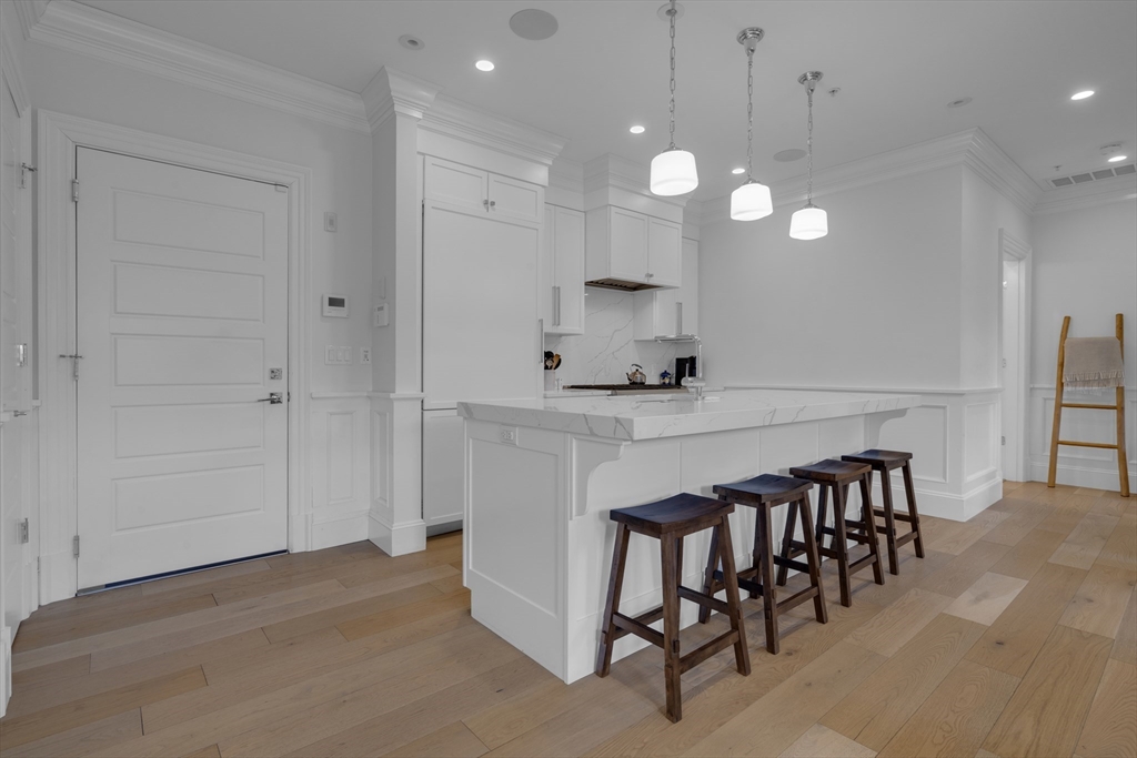 205 E St # 10N