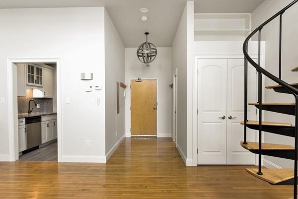 287 Hanover # 7 Unit: 5-7