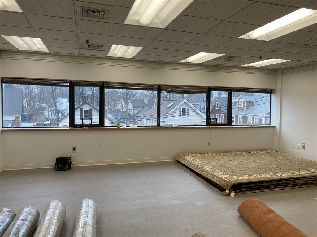 271 Main St # 304