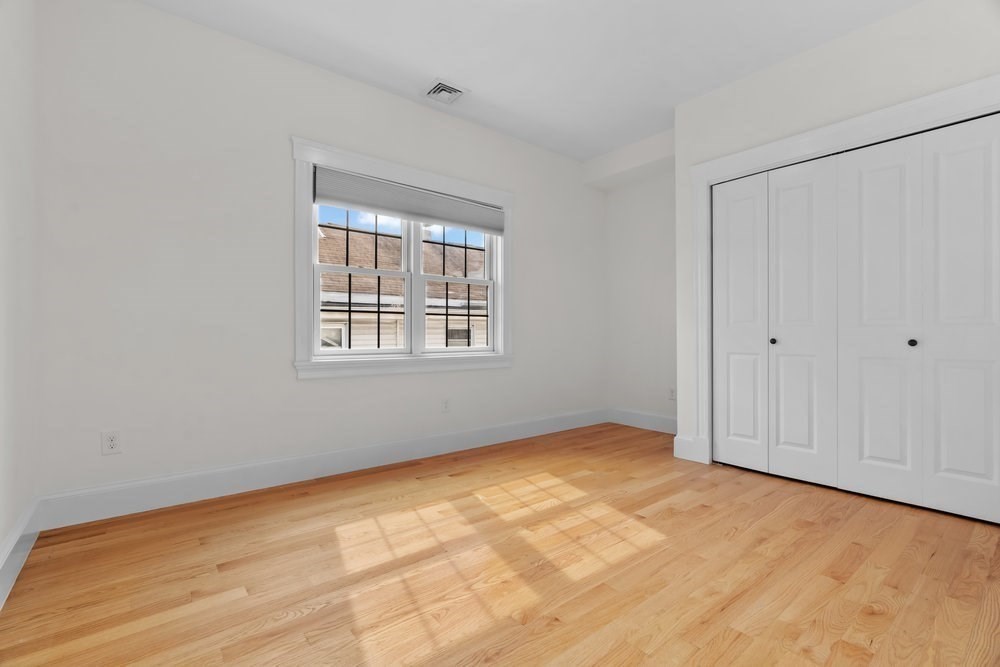 25 Auburn Ave # 2