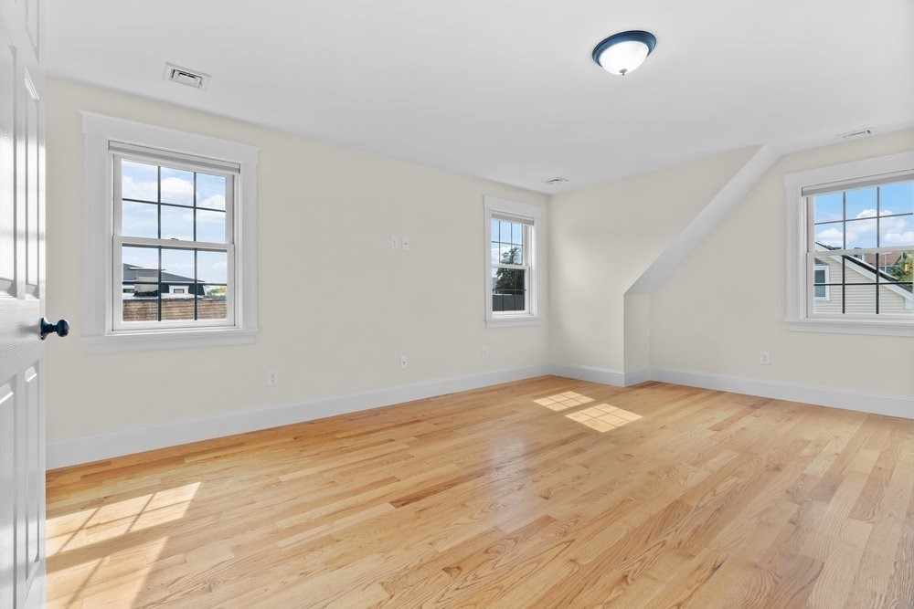 25 Auburn Ave # 2