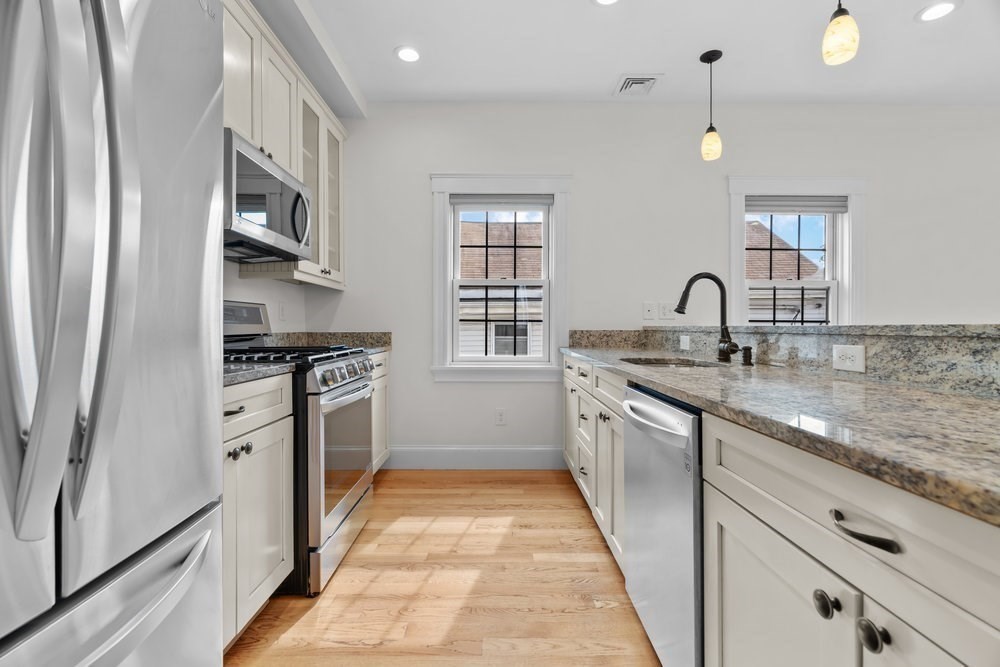 25 Auburn Ave # 2