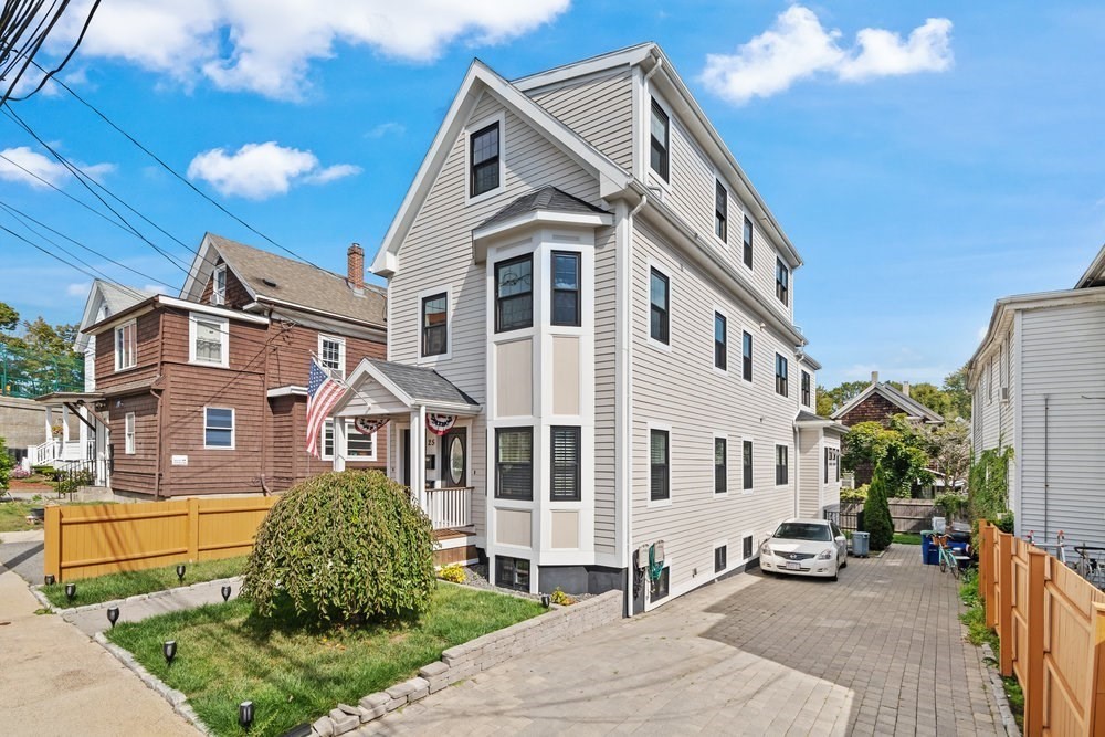 25 Auburn Ave # 2