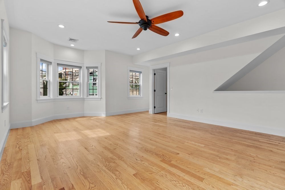 25 Auburn Ave # 2