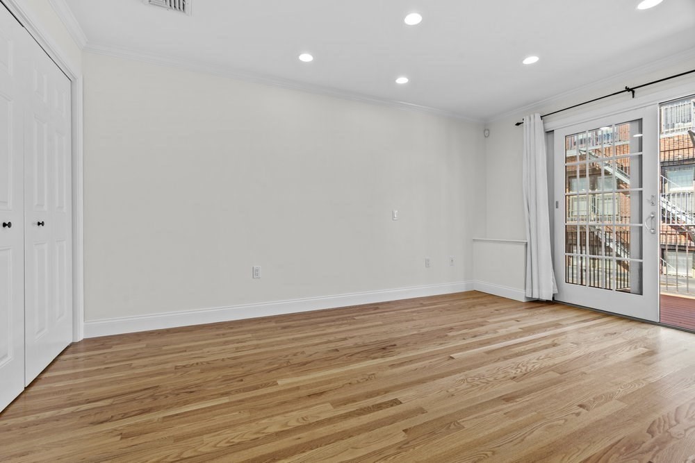11 Wiget St # 4 Unit: 11-4