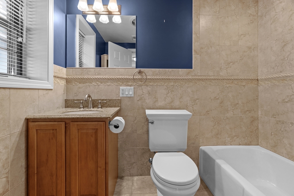 11 Wiget St # 4 Unit: 11-4