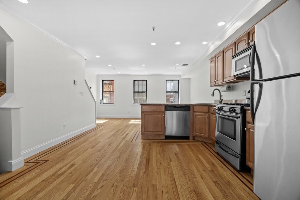 11 Wiget St # 4 Unit: 11-4