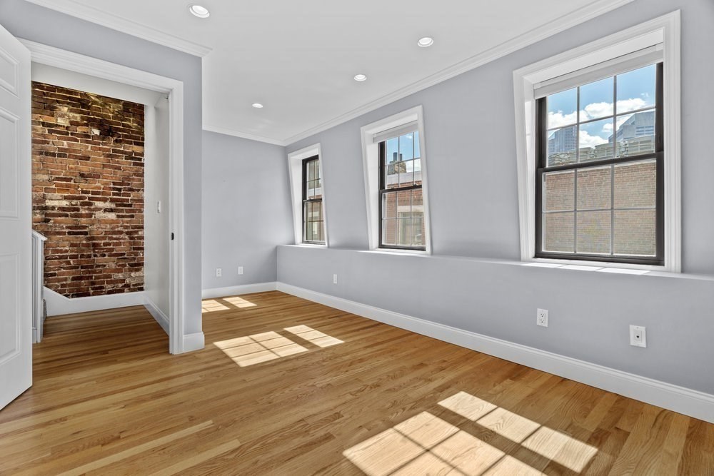 11 Wiget St # 4 Unit: 11-4