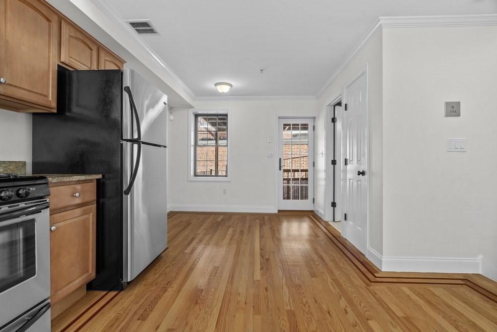 11 Wiget St # 4 Unit: 11-4