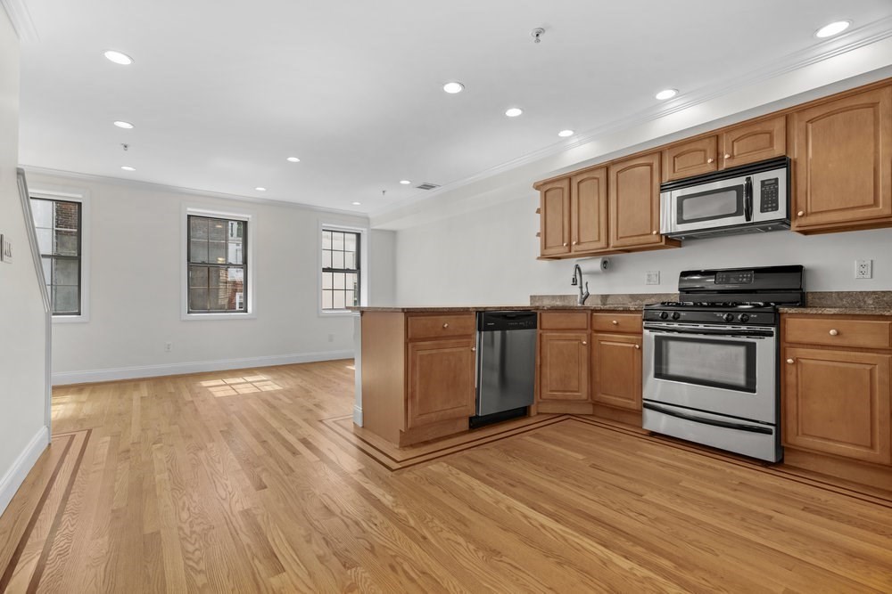 11 Wiget St # 4 Unit: 11-4