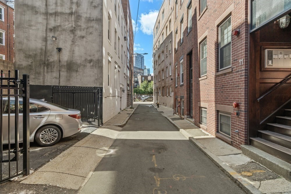 11 Wiget St # 4 Unit: 11-4