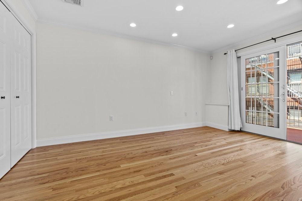 11 Wiget St # 4