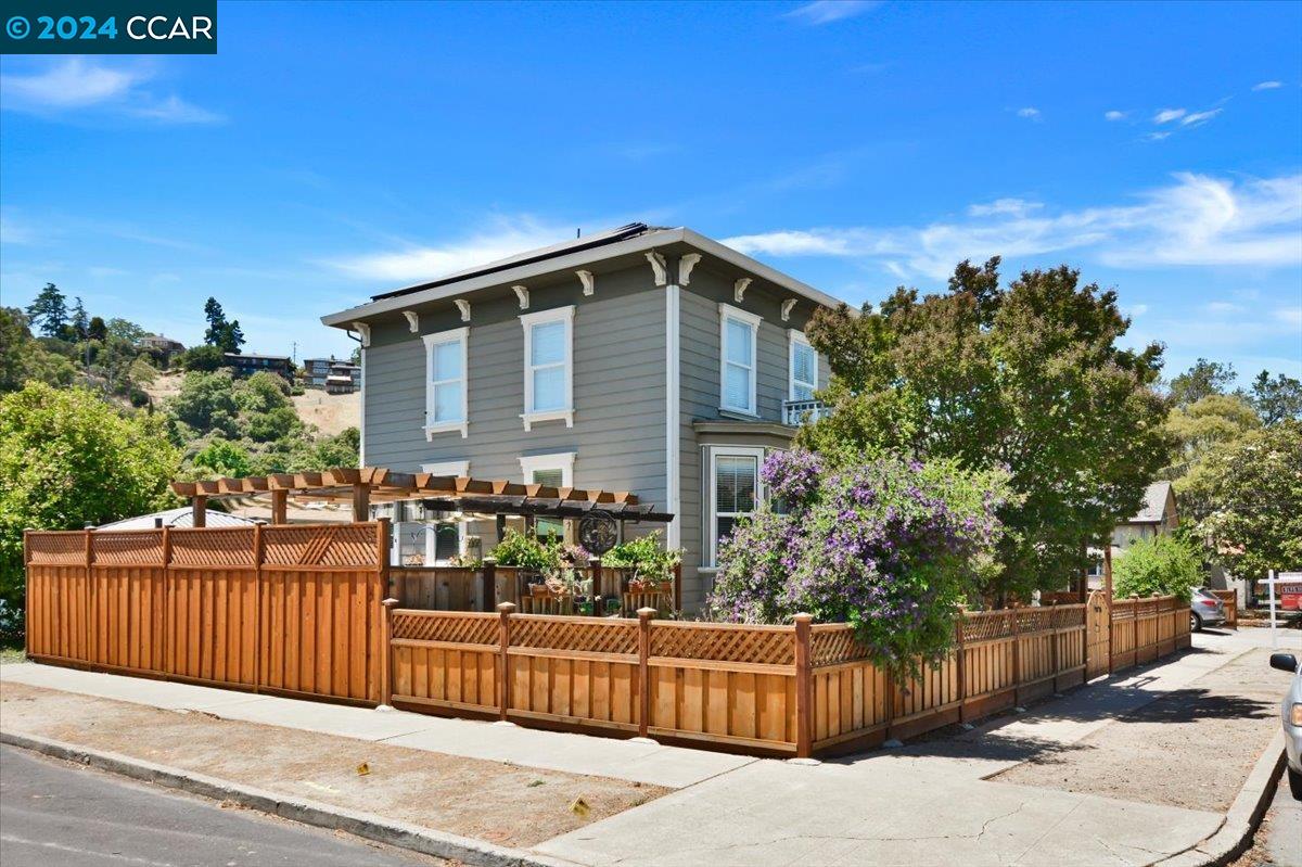 1434 Castro St