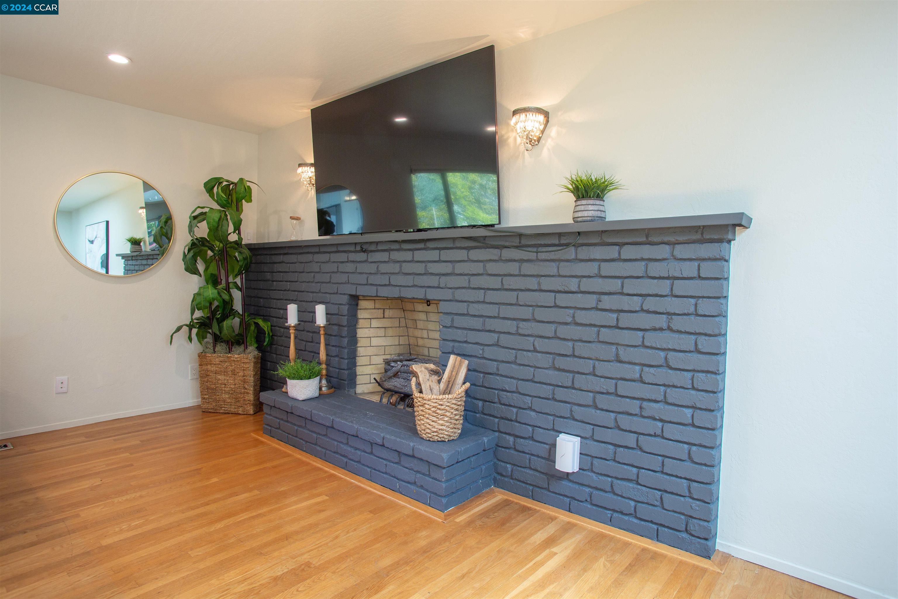 4016 Walnut Blvd
