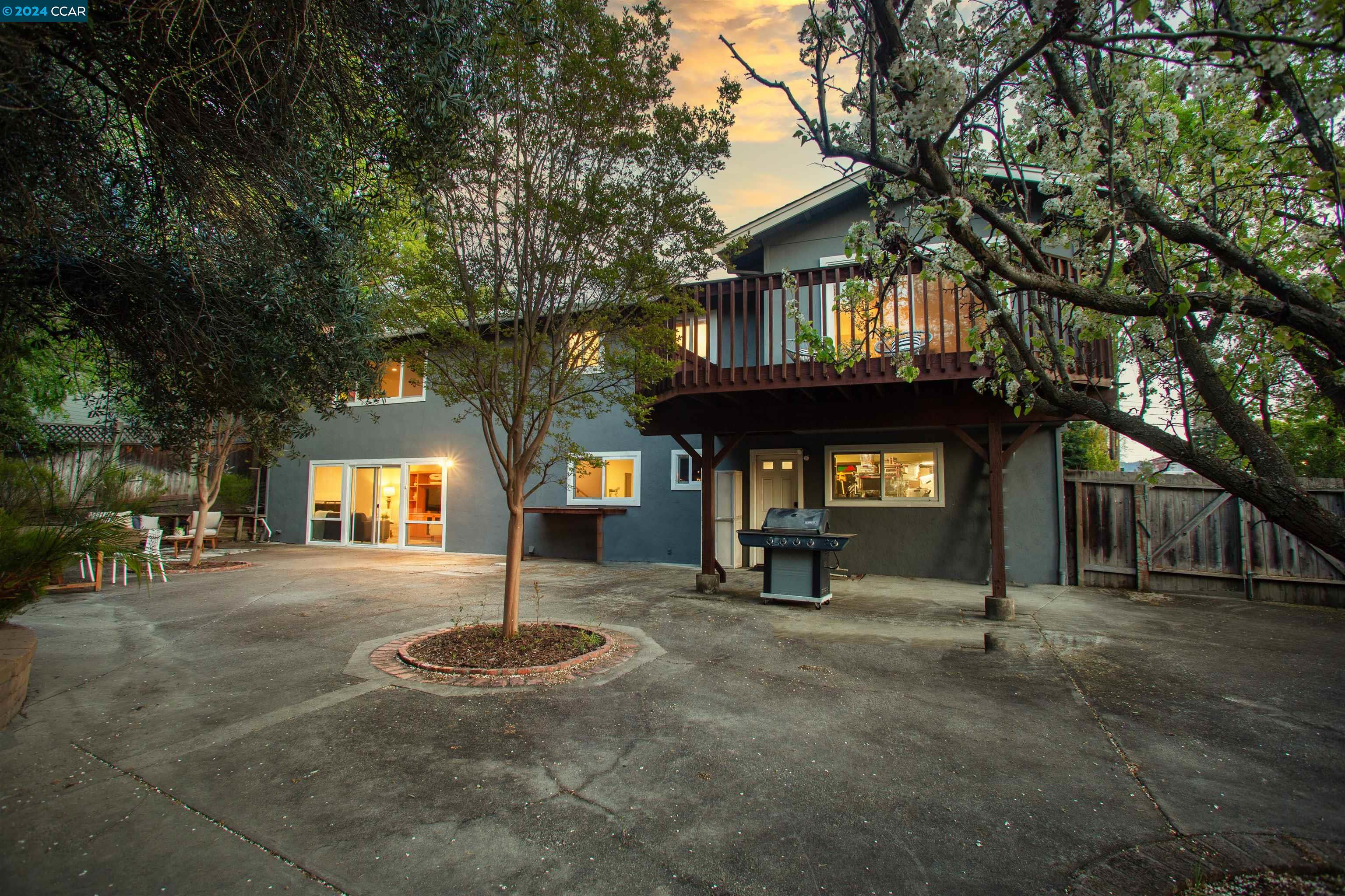4016 Walnut Blvd
