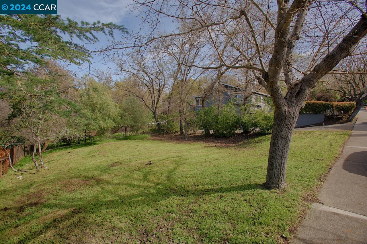 4016 Walnut Blvd
