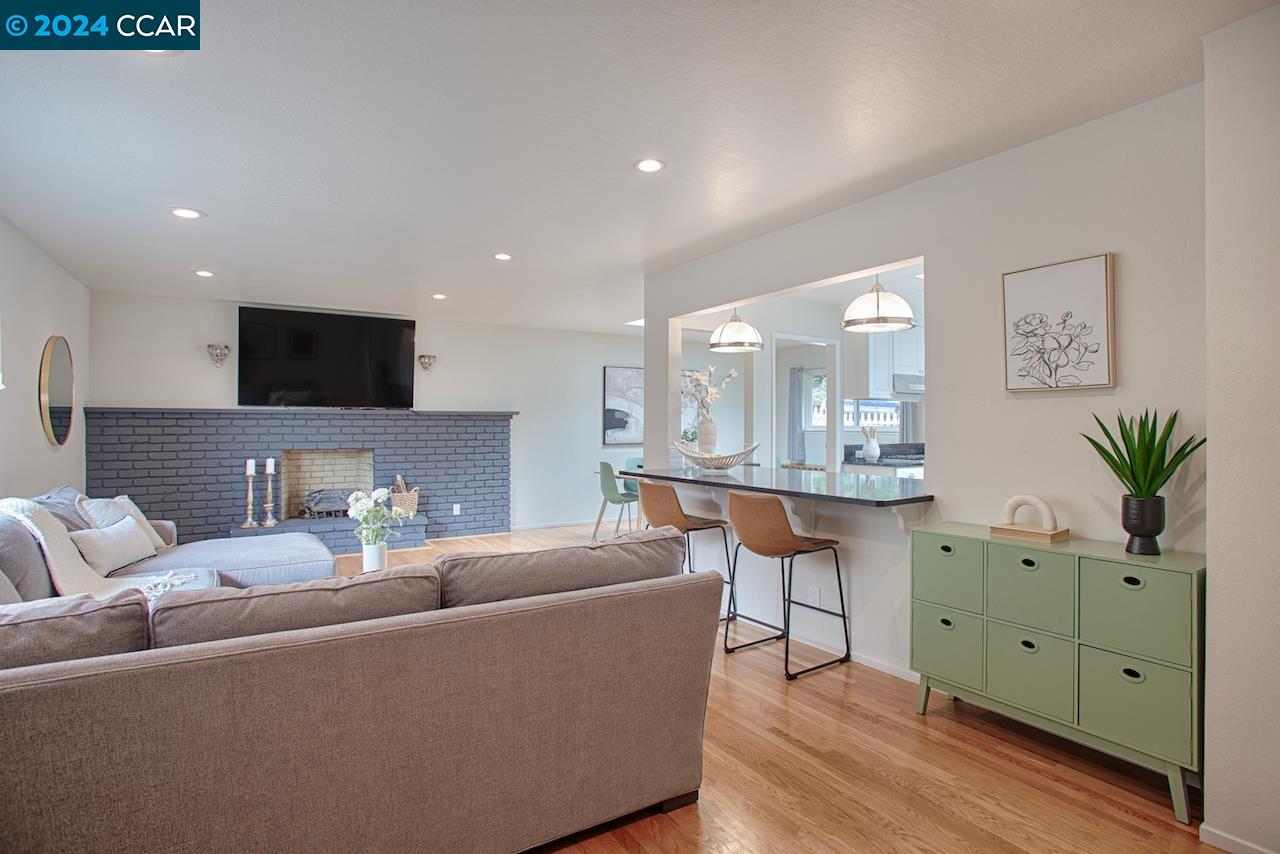 4016 Walnut Blvd
