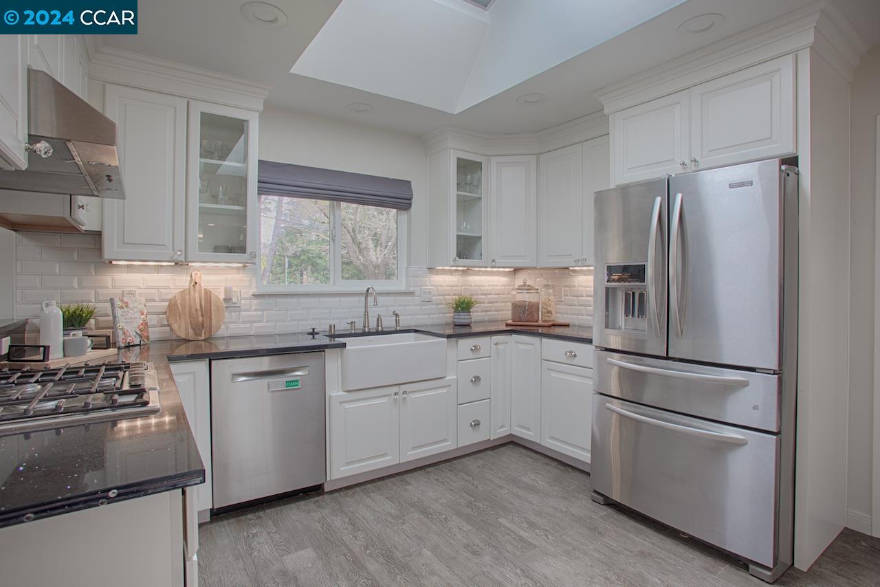 4016 Walnut Blvd