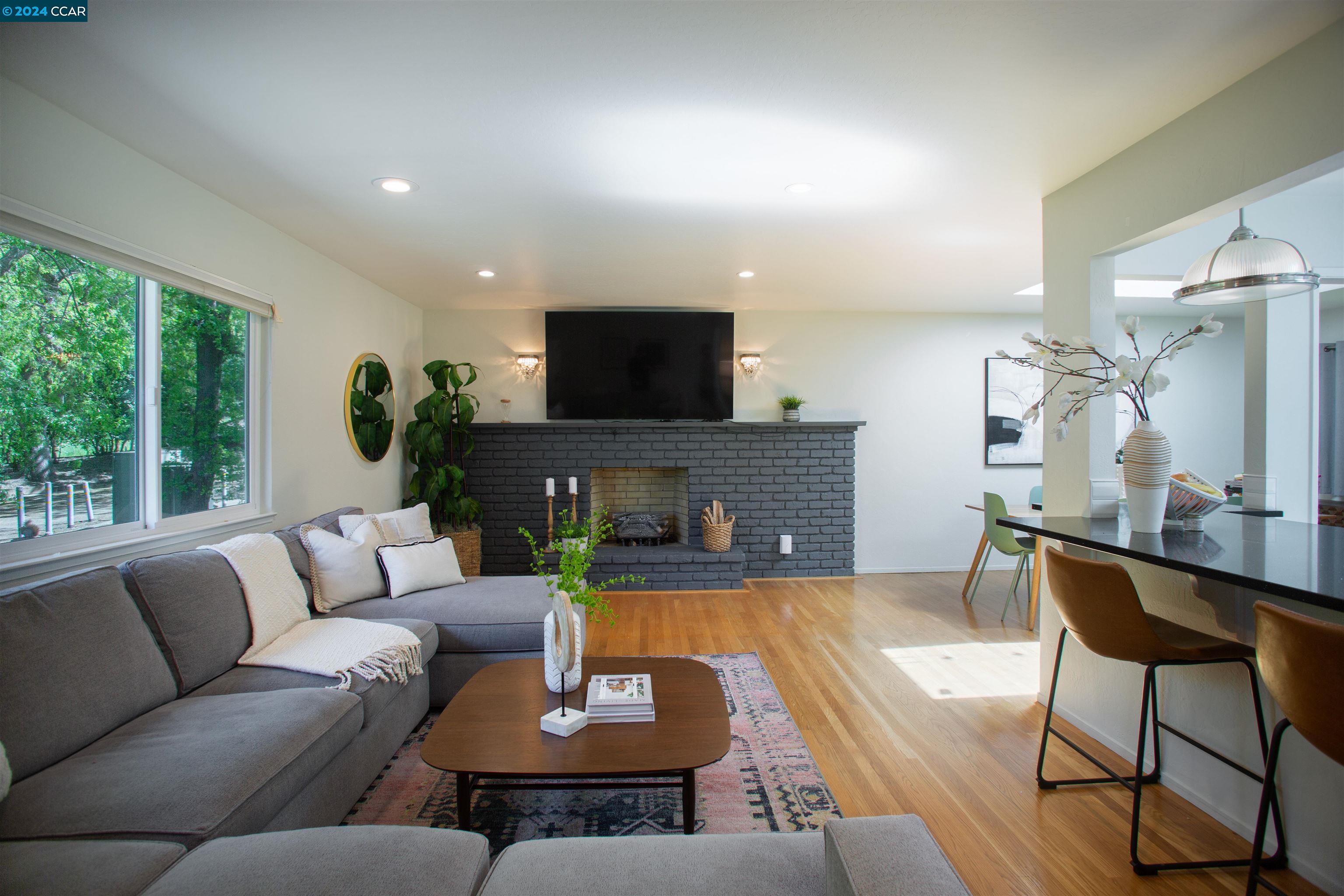 4016 Walnut Blvd