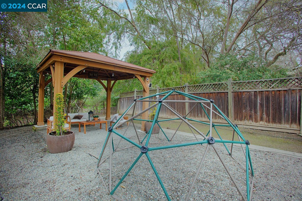 4016 Walnut Blvd