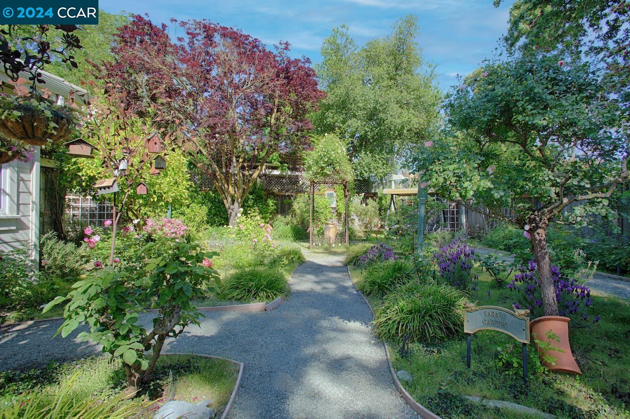 1007 Larkey Creek Pl