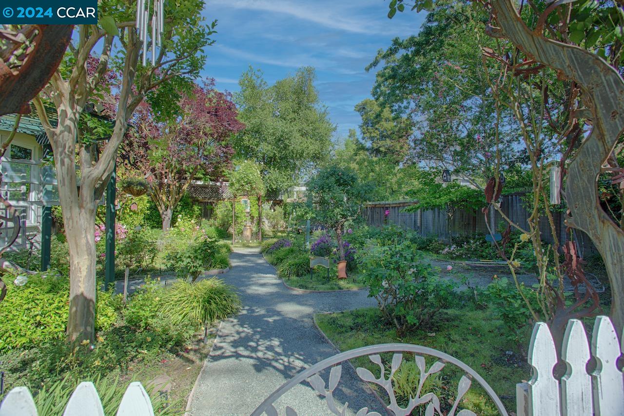 1007 Larkey Creek Pl