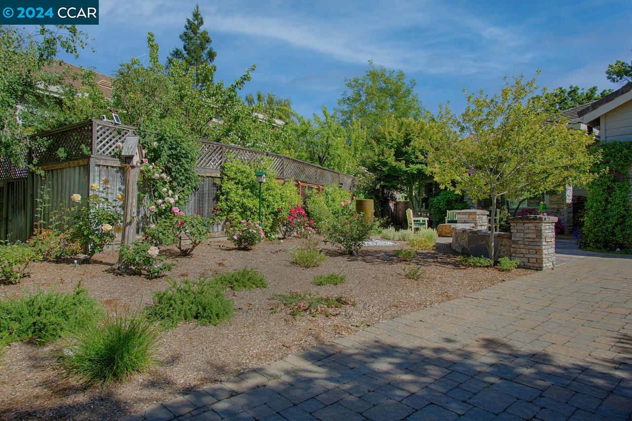 1007 Larkey Creek Pl