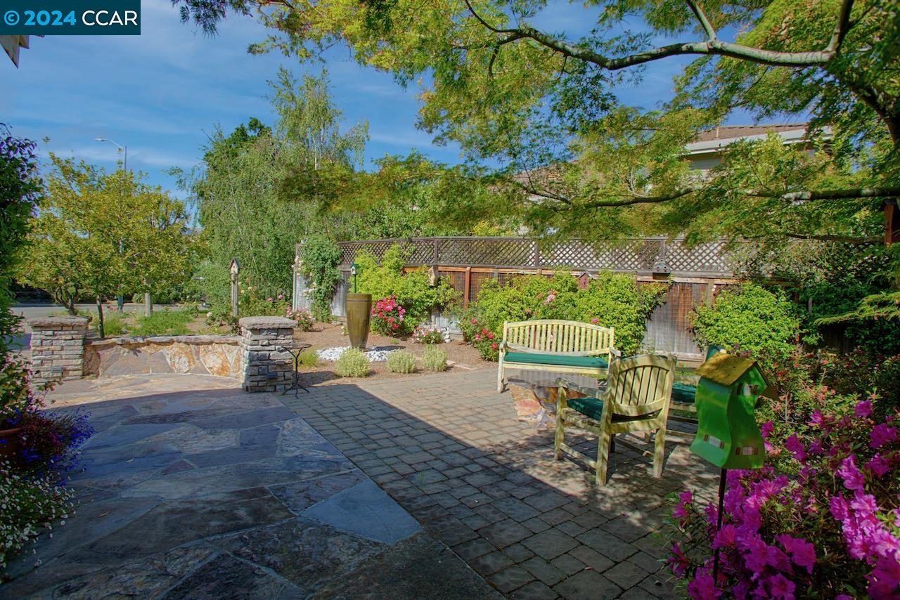 1007 Larkey Creek Pl