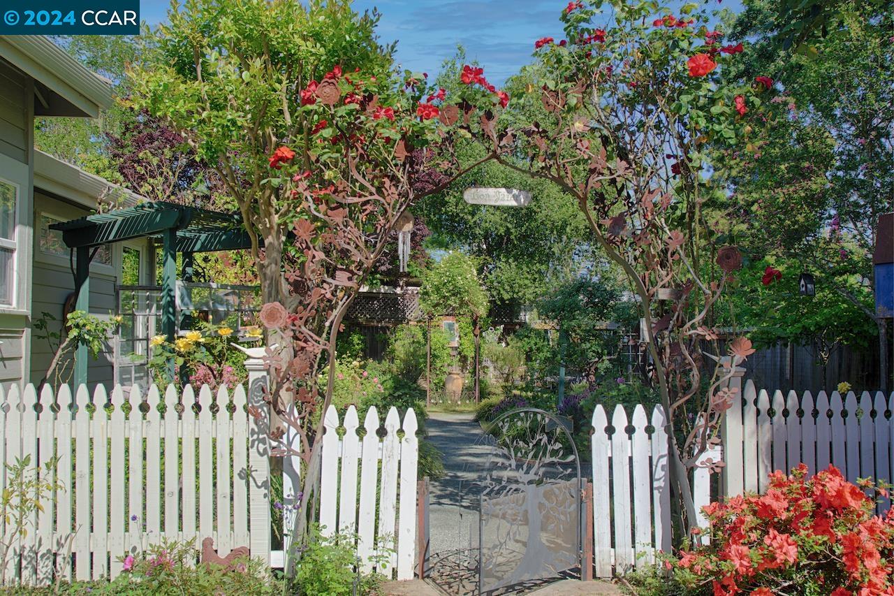 1007 Larkey Creek Pl