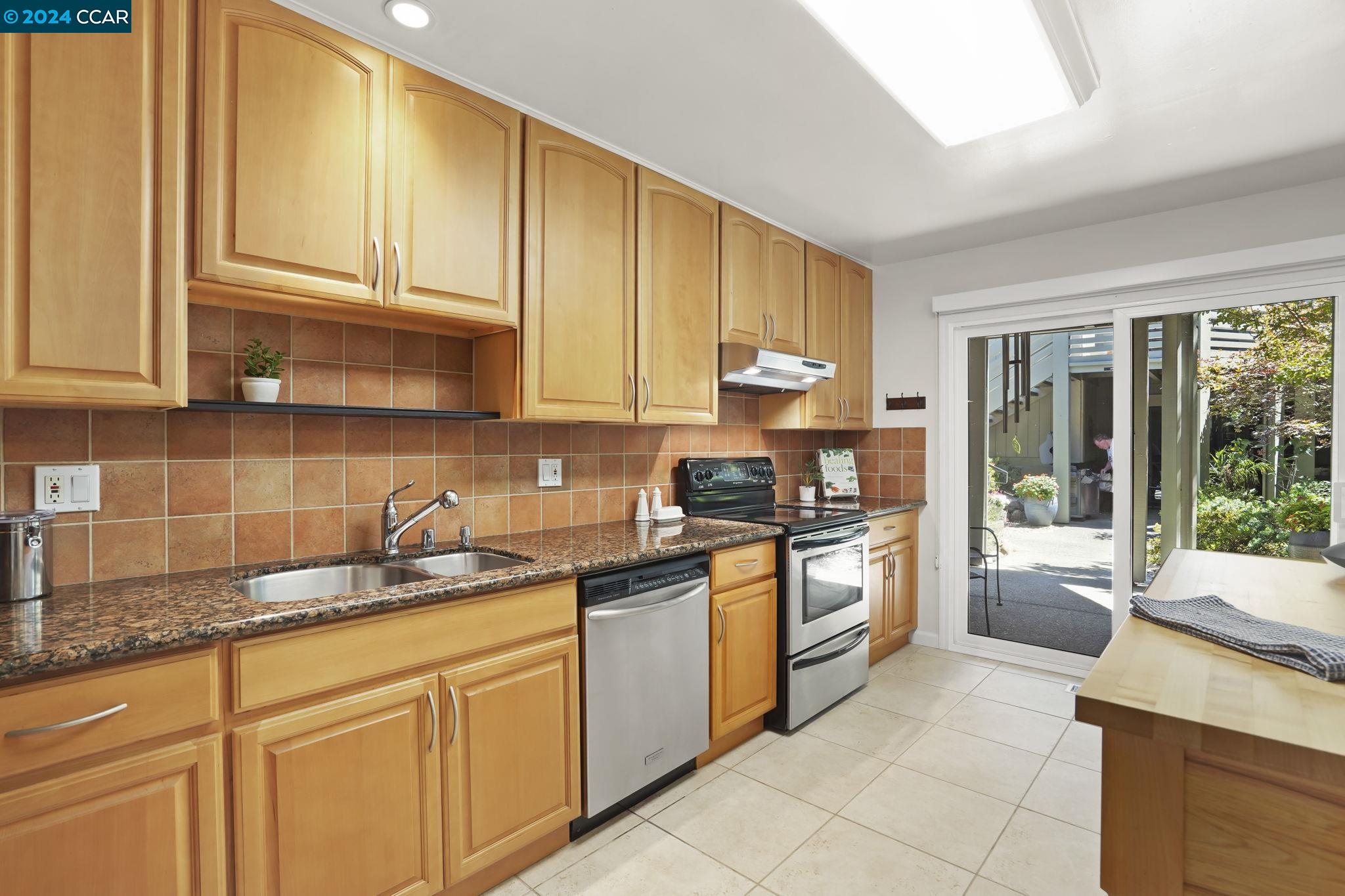 600 Terra California Dr # 6