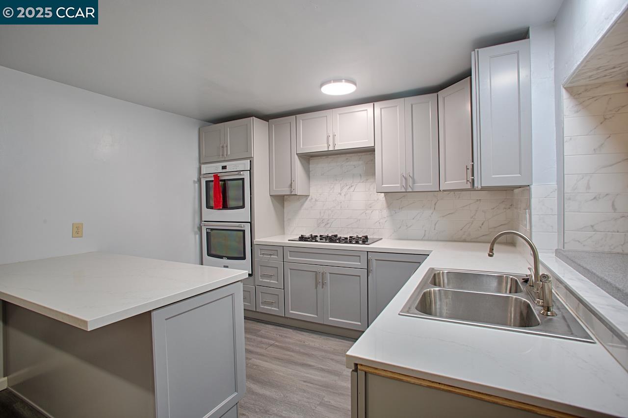 211 Vallecito Ln