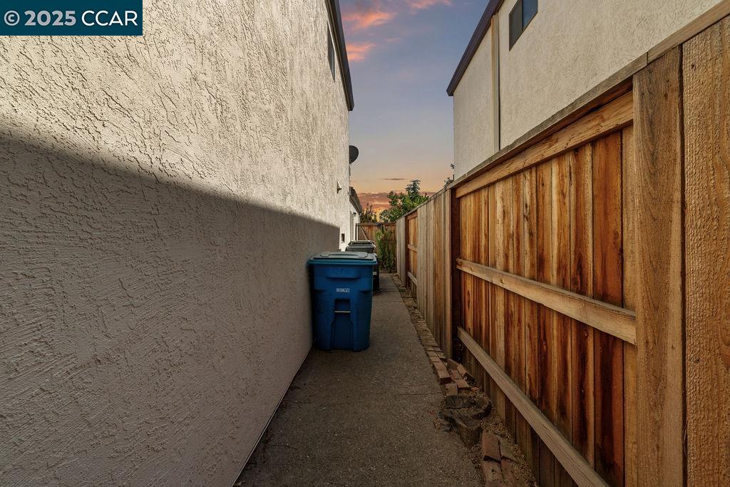 1250 Redwood Ct