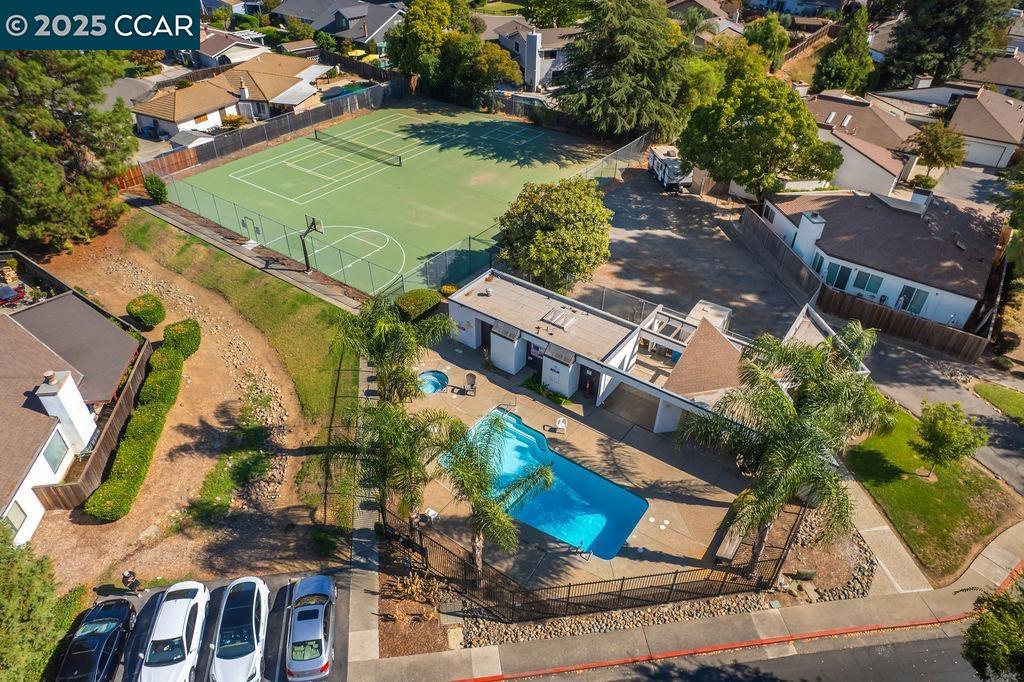 1250 Redwood Ct