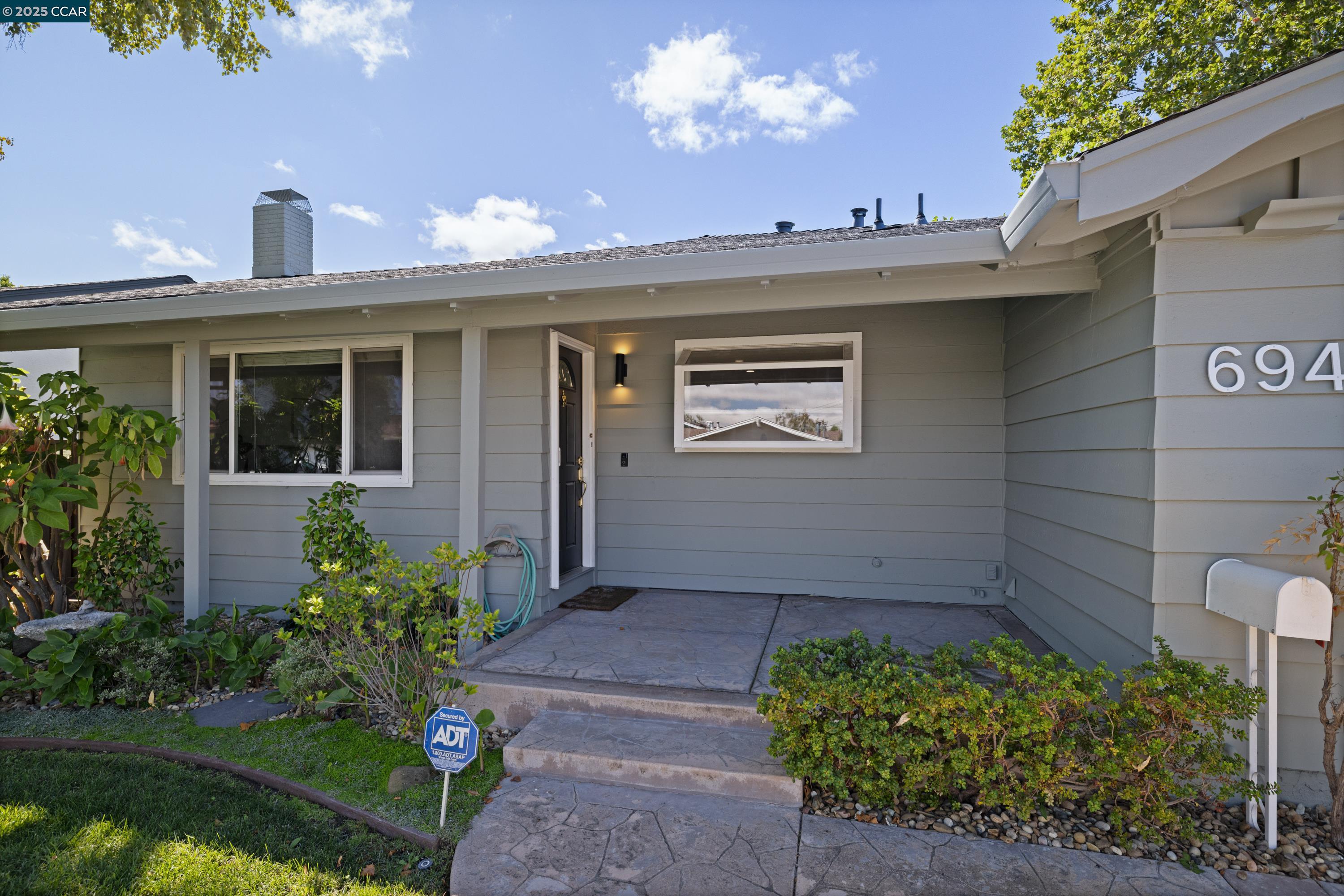 6944 Cedar Ln