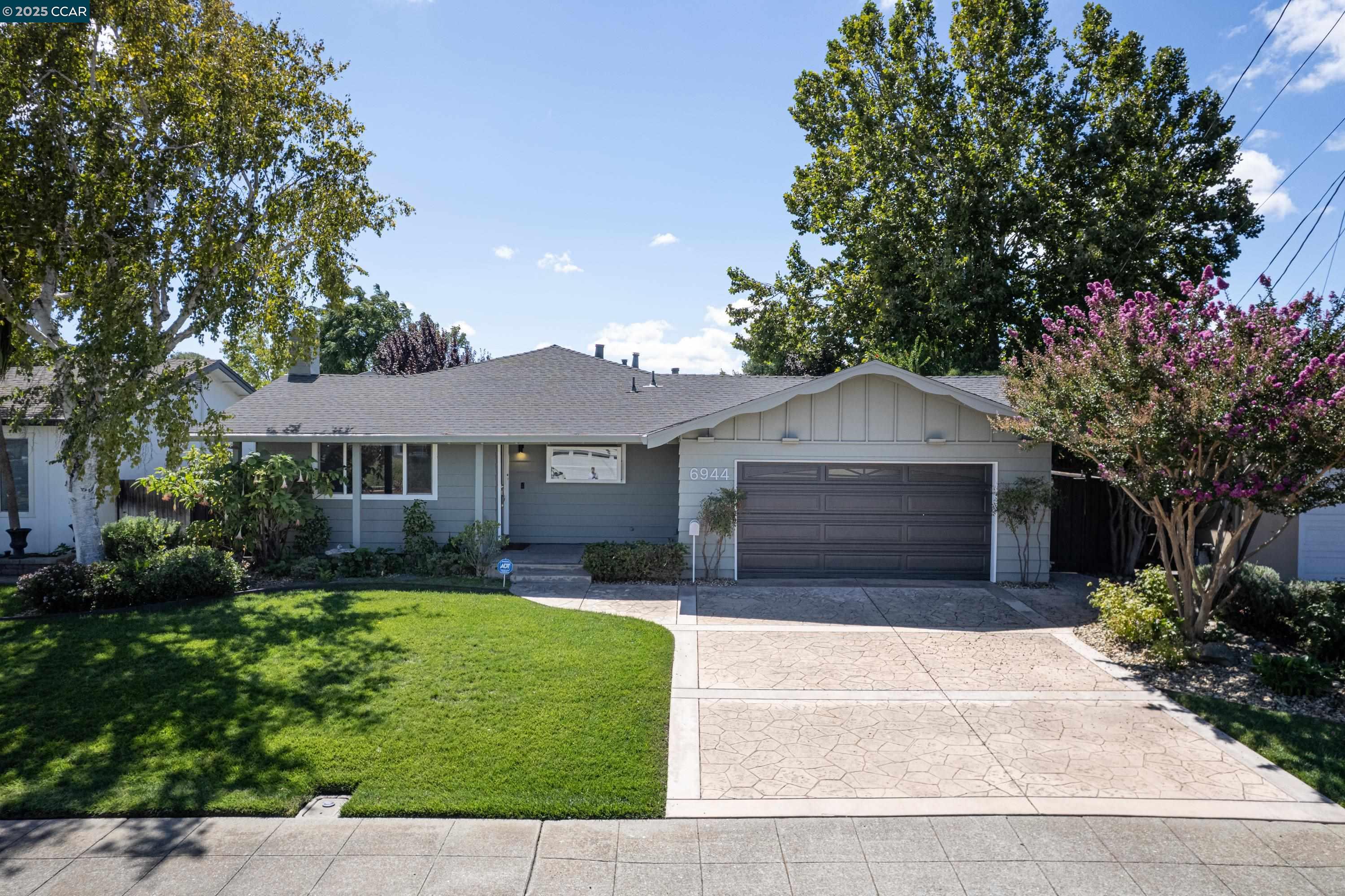 6944 Cedar Ln