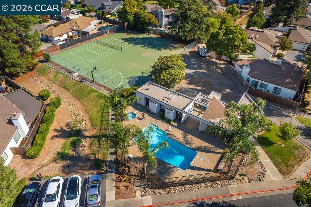 1250 Redwood Ct