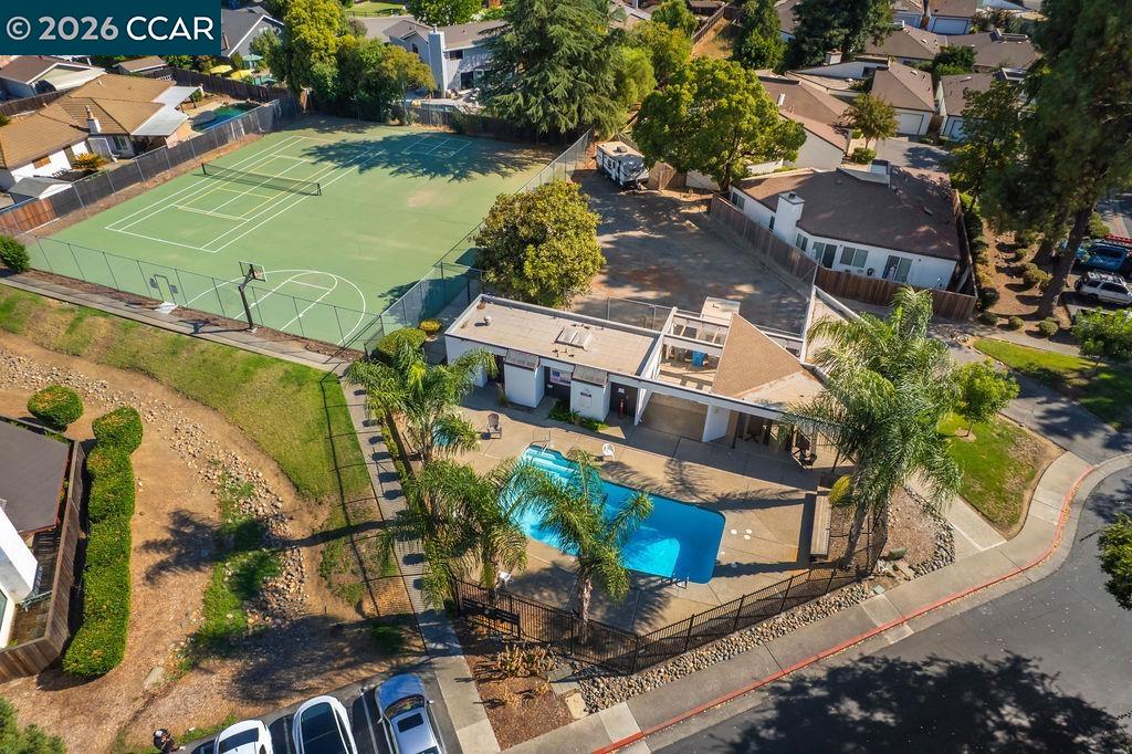 1250 Redwood Ct