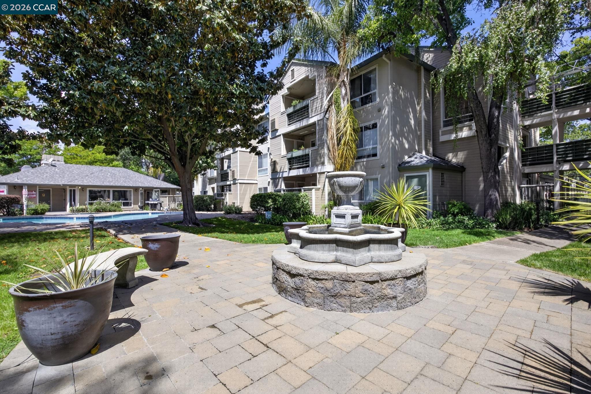 2560 Oak Rd # 120