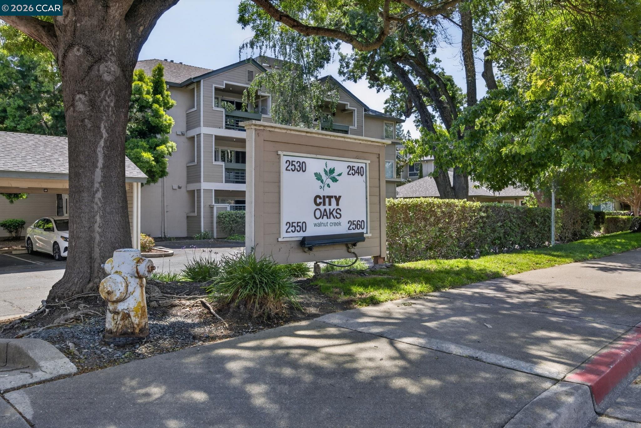 2560 Oak Rd # 120