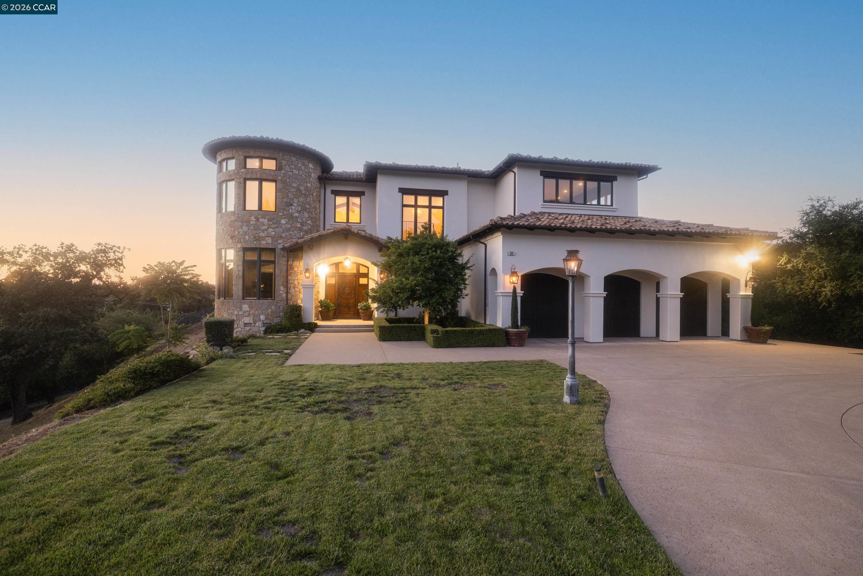 32 Copenhagen Ct