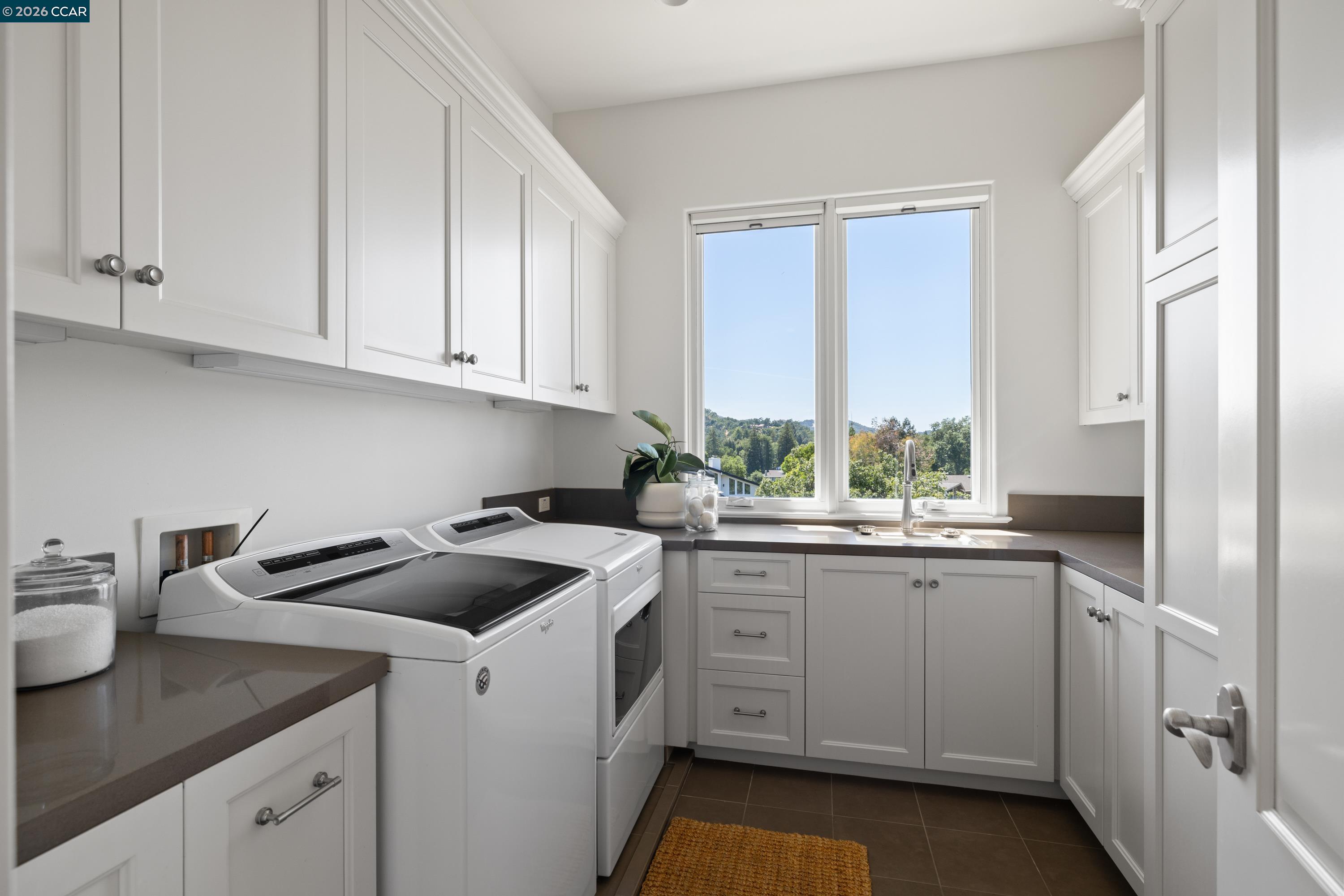32 Copenhagen Ct