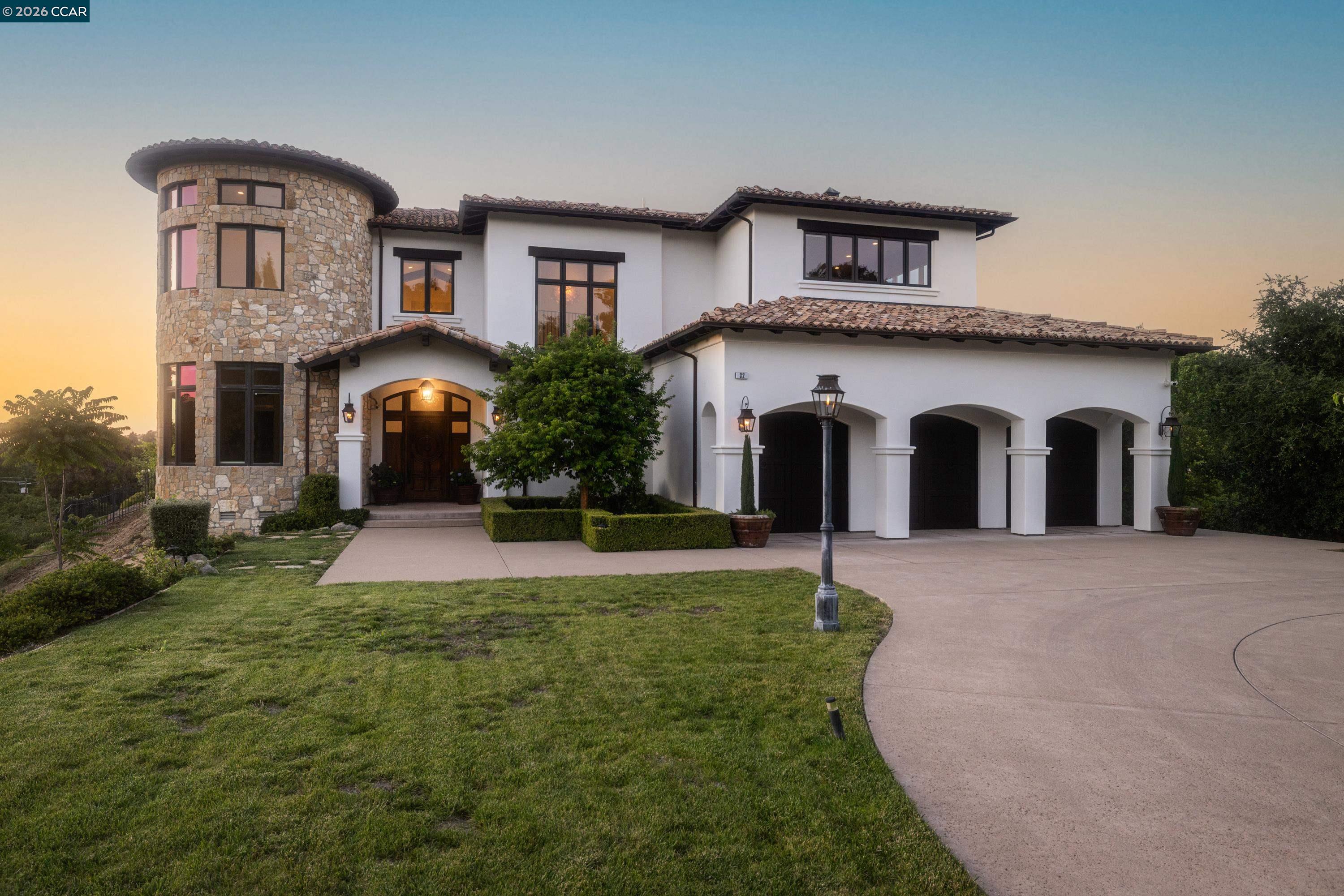32 Copenhagen Ct
