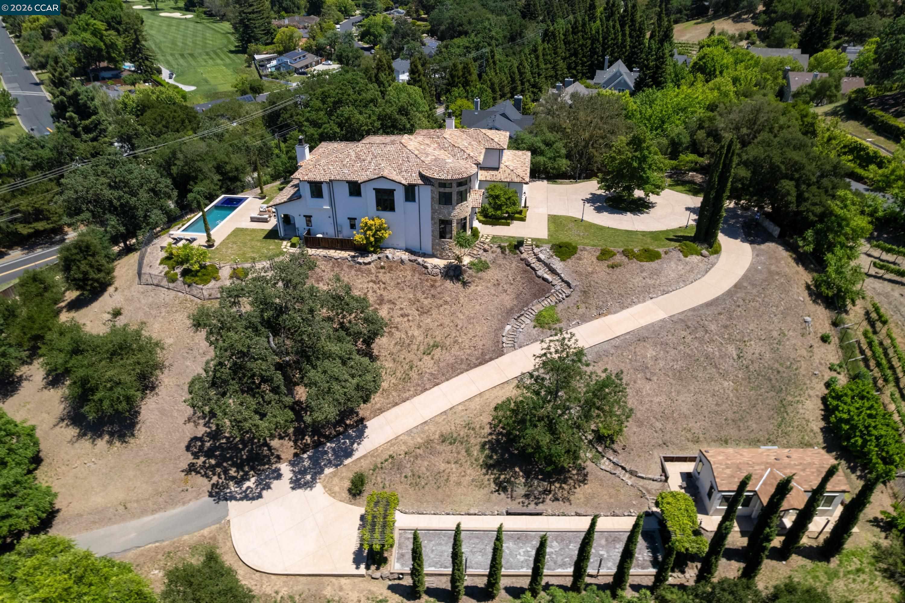 32 Copenhagen Ct