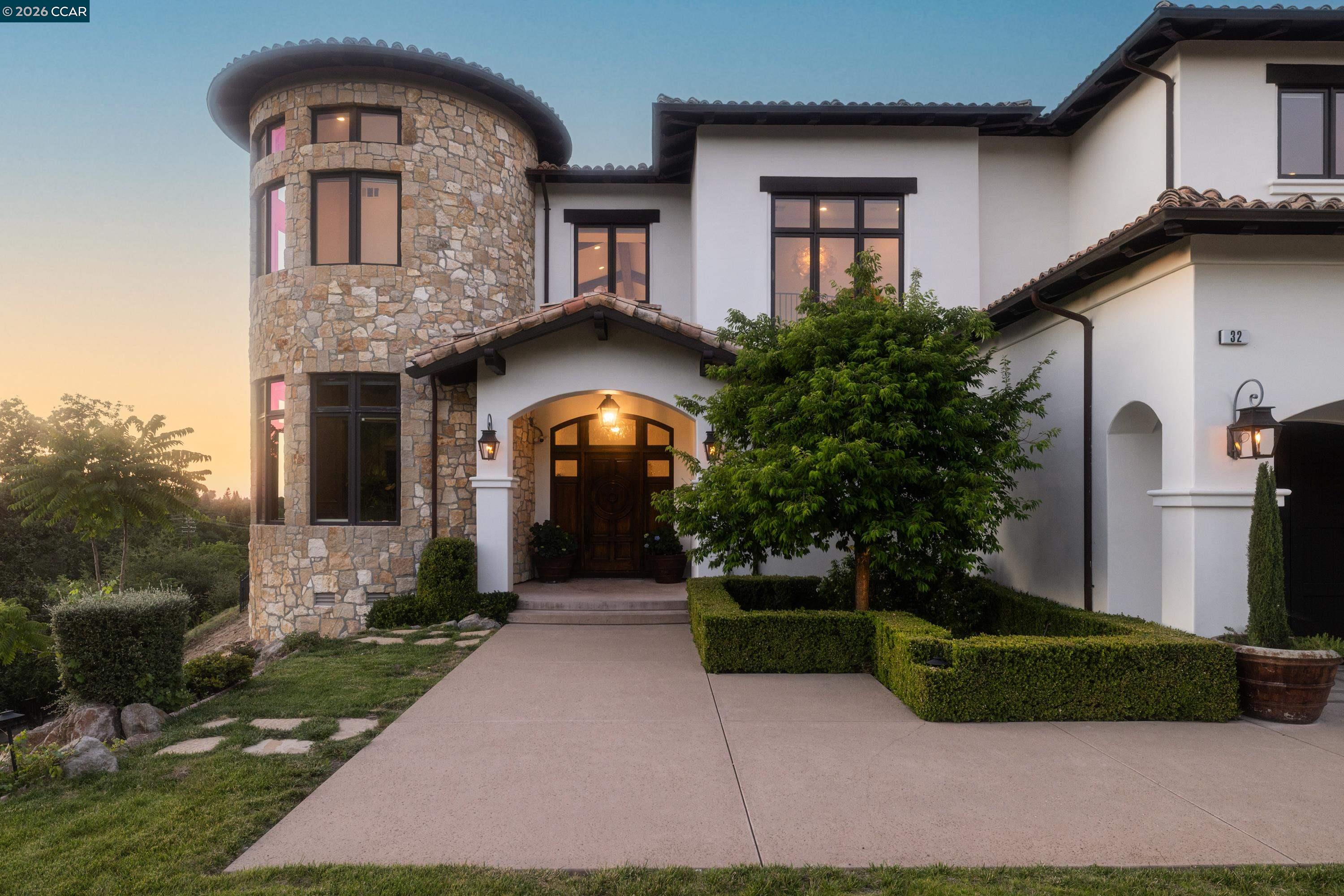 32 Copenhagen Ct